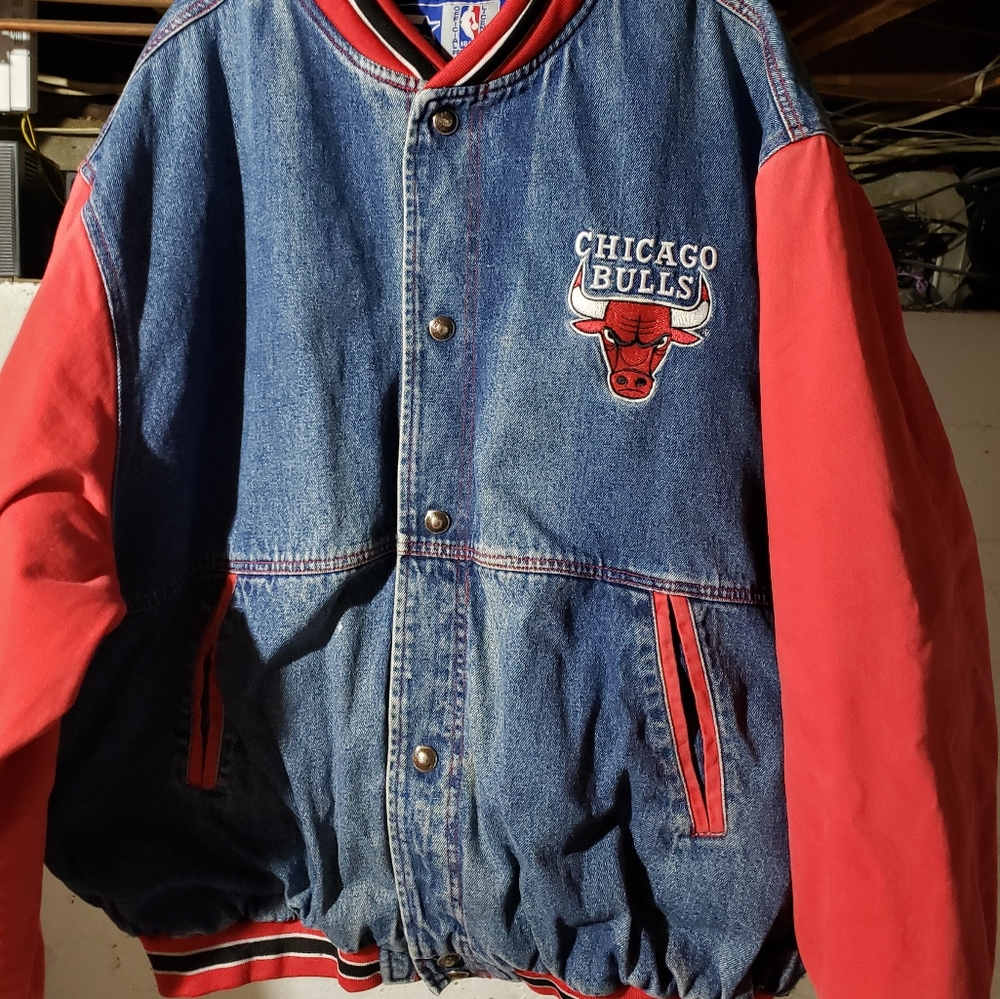 Vintage Chicago Bulls Denim Starter Jacket